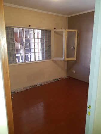 Venta Dpto. interno único, amplio patio con quincho, 2 dormitorios