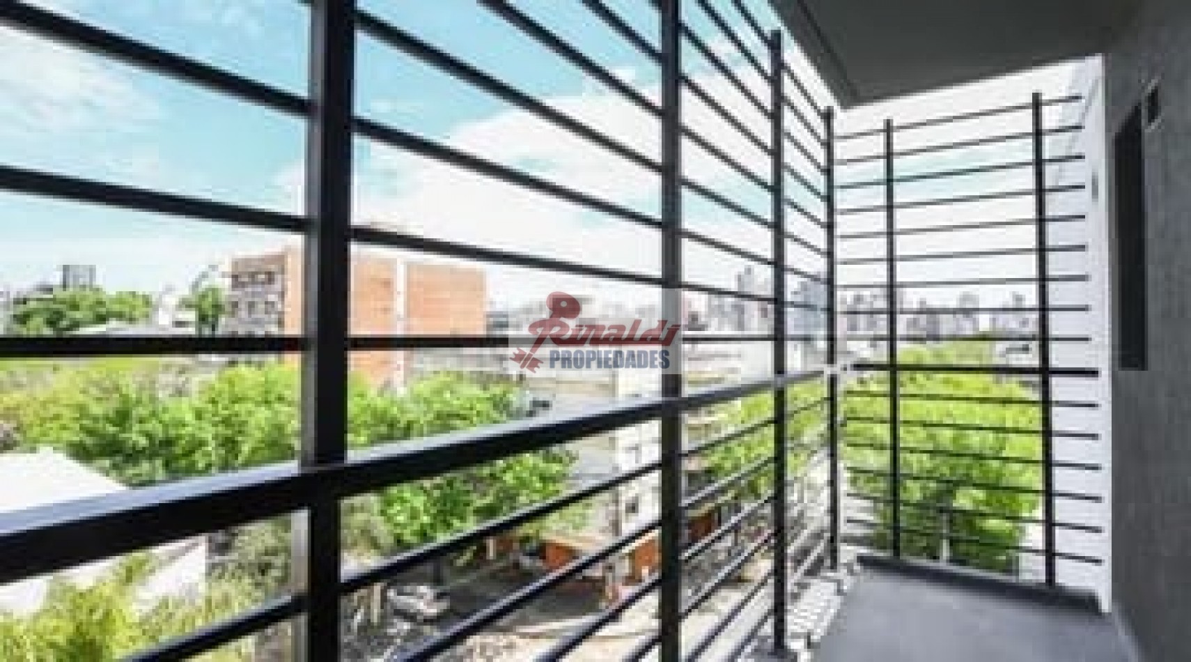 1 Dor. a estrenar, balcon a la calle