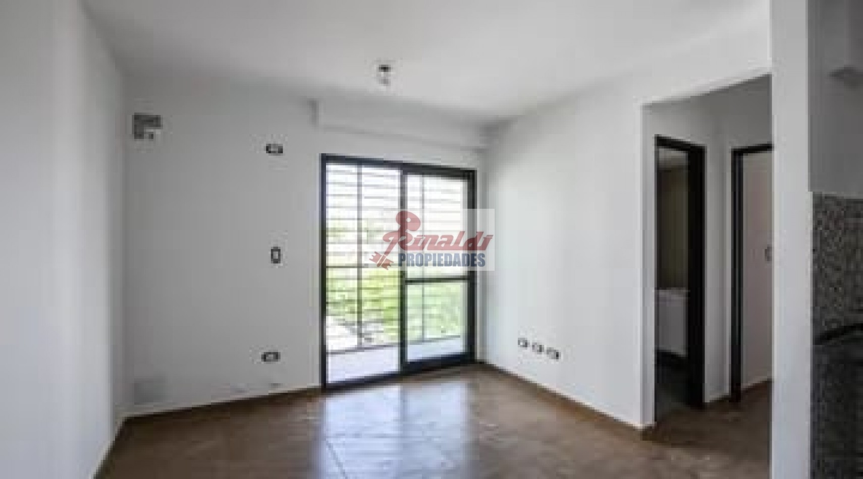 1 Dor. a estrenar, balcon a la calle