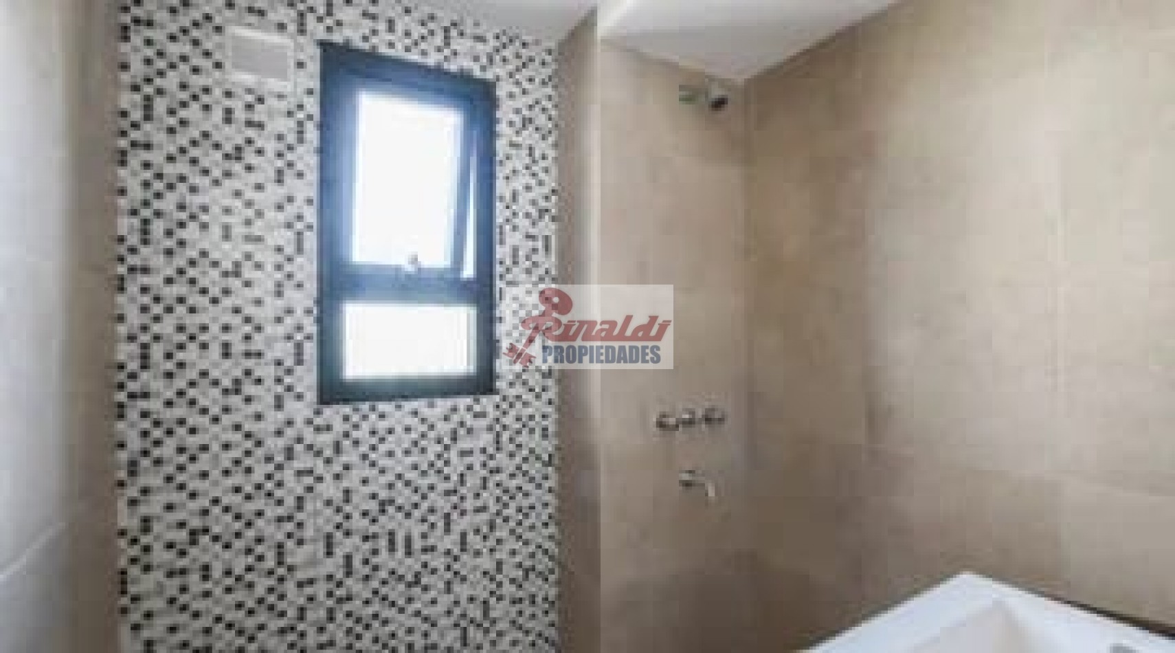 1 Dor. a estrenar, balcon a la calle