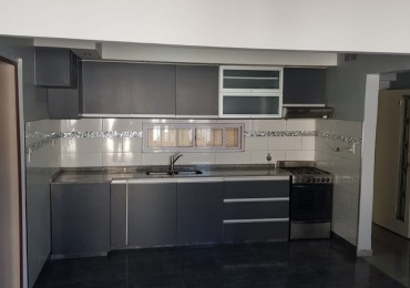 Venta Dpto. interno único, amplio patio con quincho, 2 dormitorios